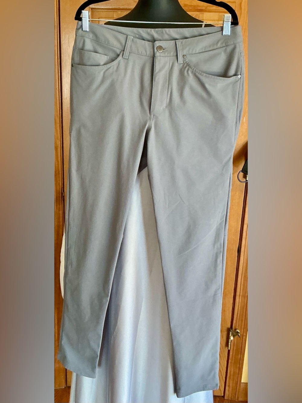 lululemon athletica Men's Gray Straight-Leg Chinos
